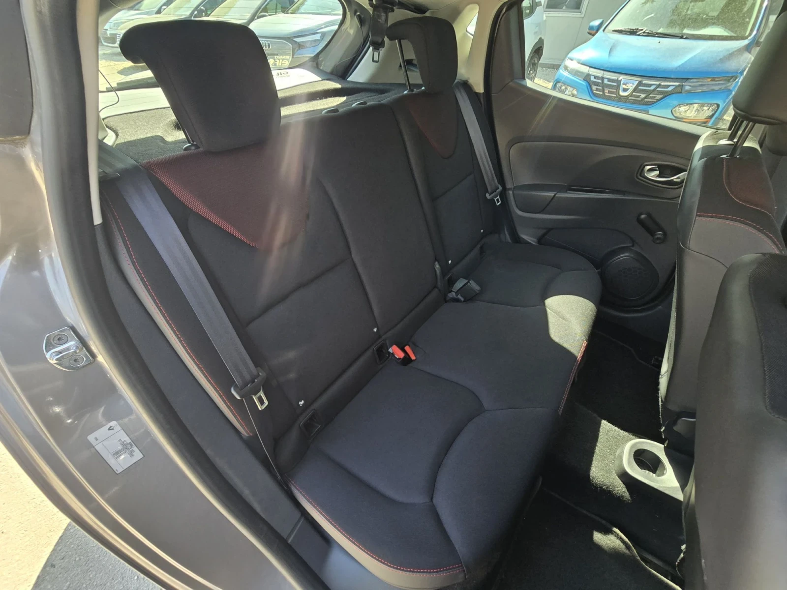 Renault Clio 1.2i Фабрична газ , снимка 14 - Автомобили и джипове - 55638001