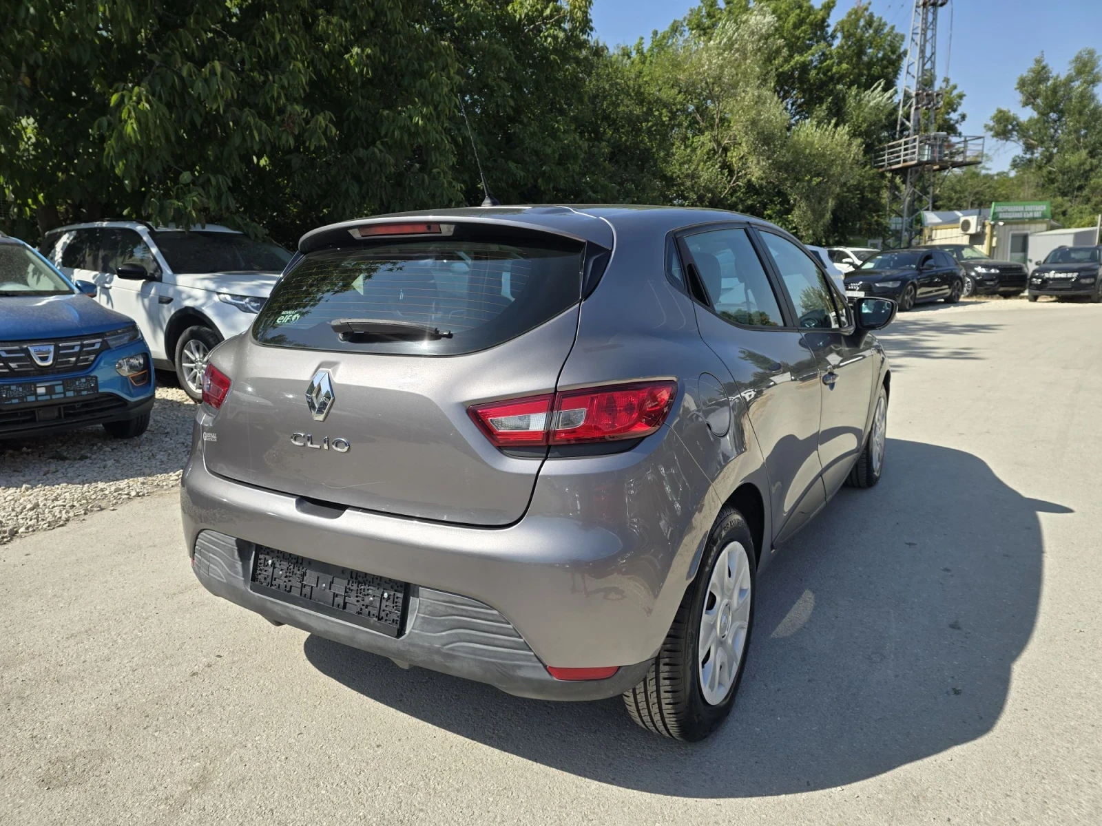 Renault Clio 1.2i Фабрична газ , снимка 4 - Автомобили и джипове - 55638001