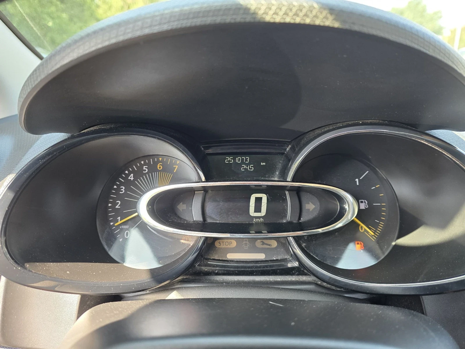 Renault Clio 1.2i Фабрична газ , снимка 17 - Автомобили и джипове - 55638001
