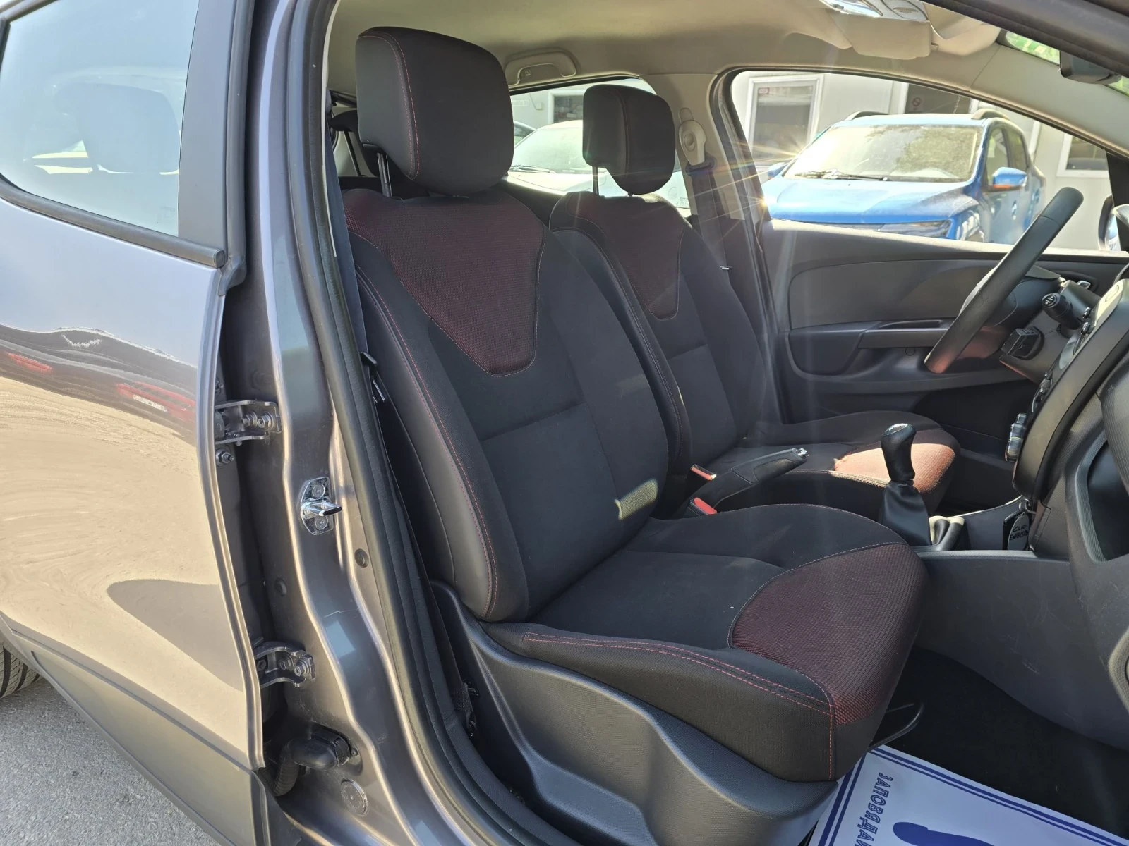 Renault Clio 1.2i Фабрична газ , снимка 12 - Автомобили и джипове - 55638001