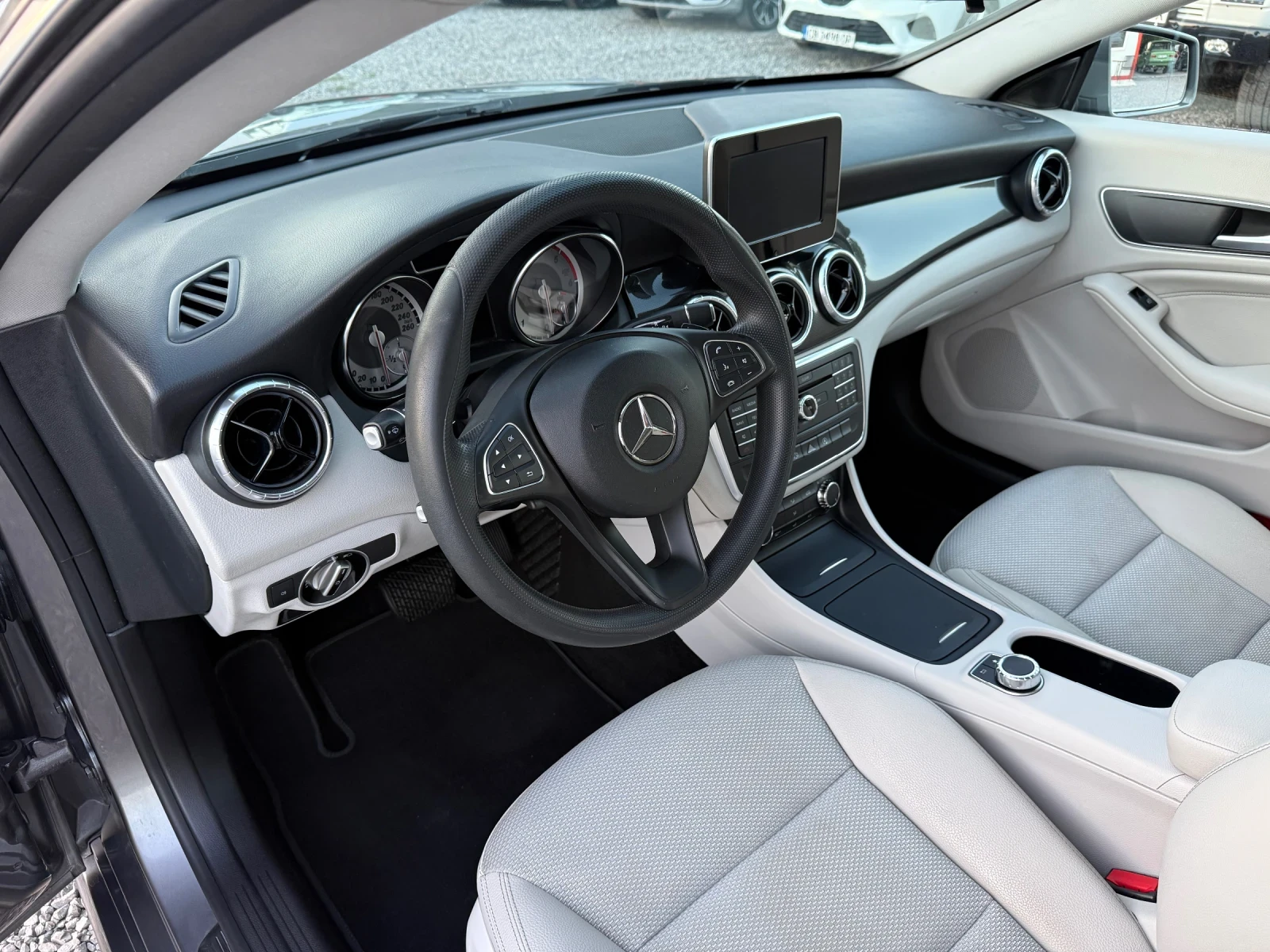 Mercedes-Benz CLA 200 CDI (136 кс) 7G-DCT Shooting Brake/Camera/Navi/EU6, снимка 9 - Автомобили и джипове - 55742765