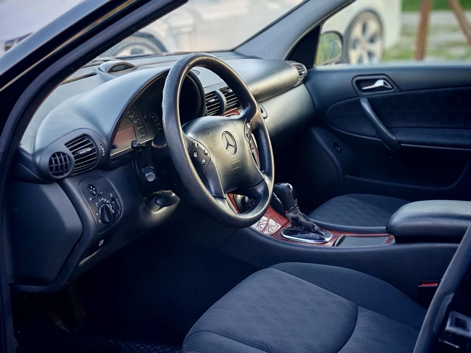Mercedes-Benz C 200 2.2CDI(116)* АВТОМАТИК* КЛИМАТРОНИК* НОВ ВНОС* , снимка 10 - Автомобили и джипове - 55952552
