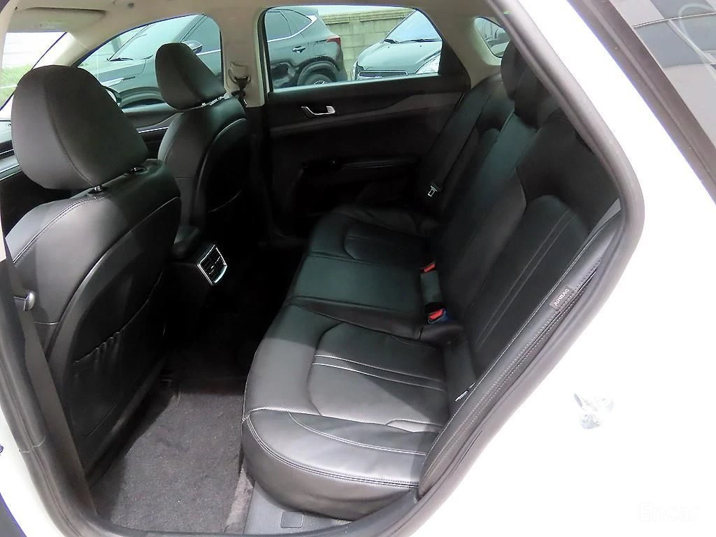Kia K5 2.0* PRESTIGE* ПОДГРЕВ* ОБДУХВАНЕ* КАМЕРА* КЕЙЛЕС*, снимка 14 - Автомобили и джипове - 55969653