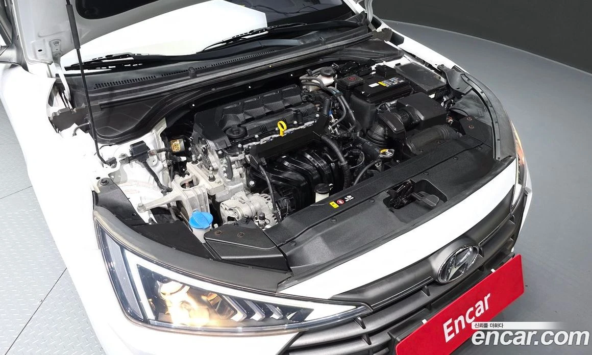 Hyundai Elantra 1.6 Smart, снимка 6 - Автомобили и джипове - 55972719
