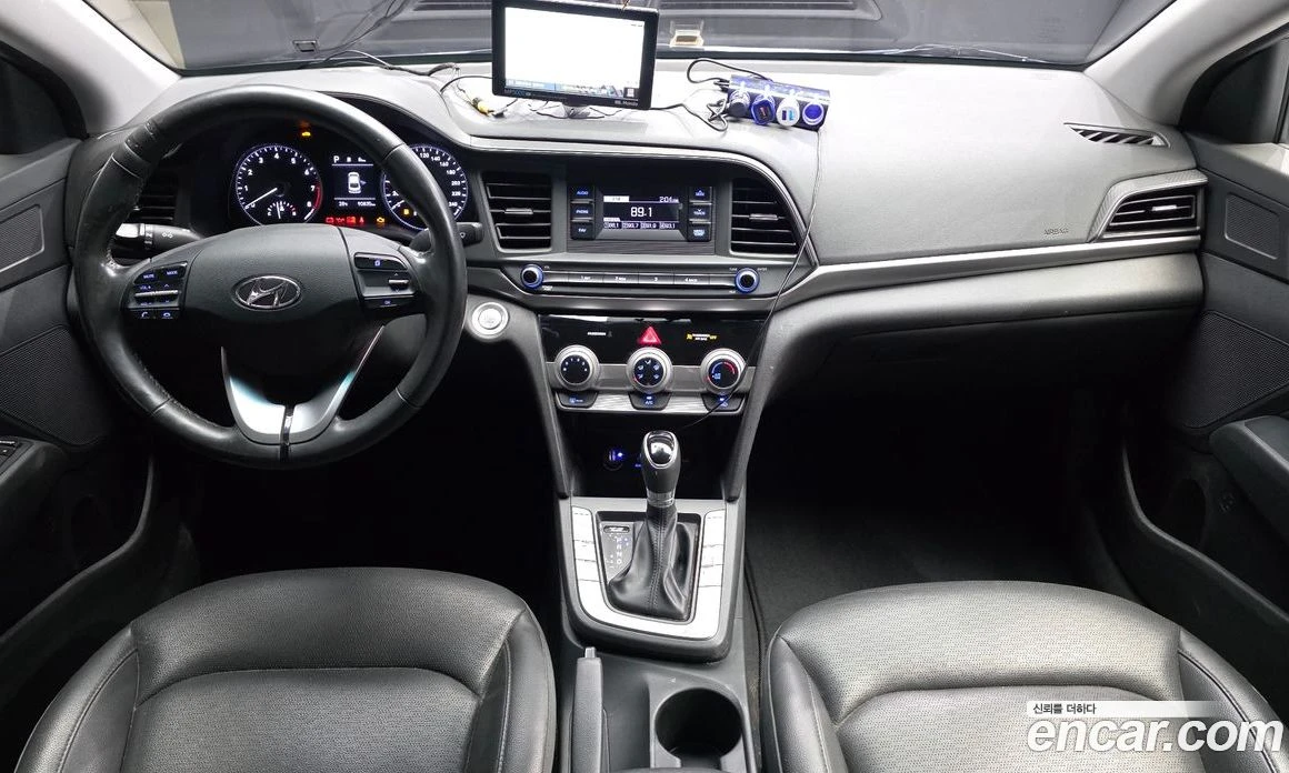 Hyundai Elantra 1.6 Smart, снимка 7 - Автомобили и джипове - 55972719