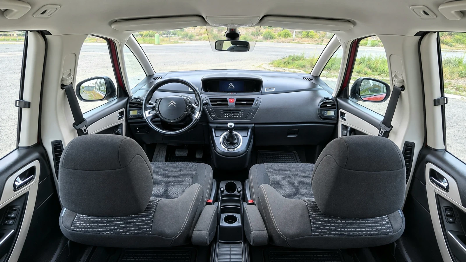 Citroen C4 Picasso 1.6HDi/112к.с./6ск./РЕАЛНИ КМ/КАТО НОВА, снимка 8 - Автомобили и джипове - 56168024