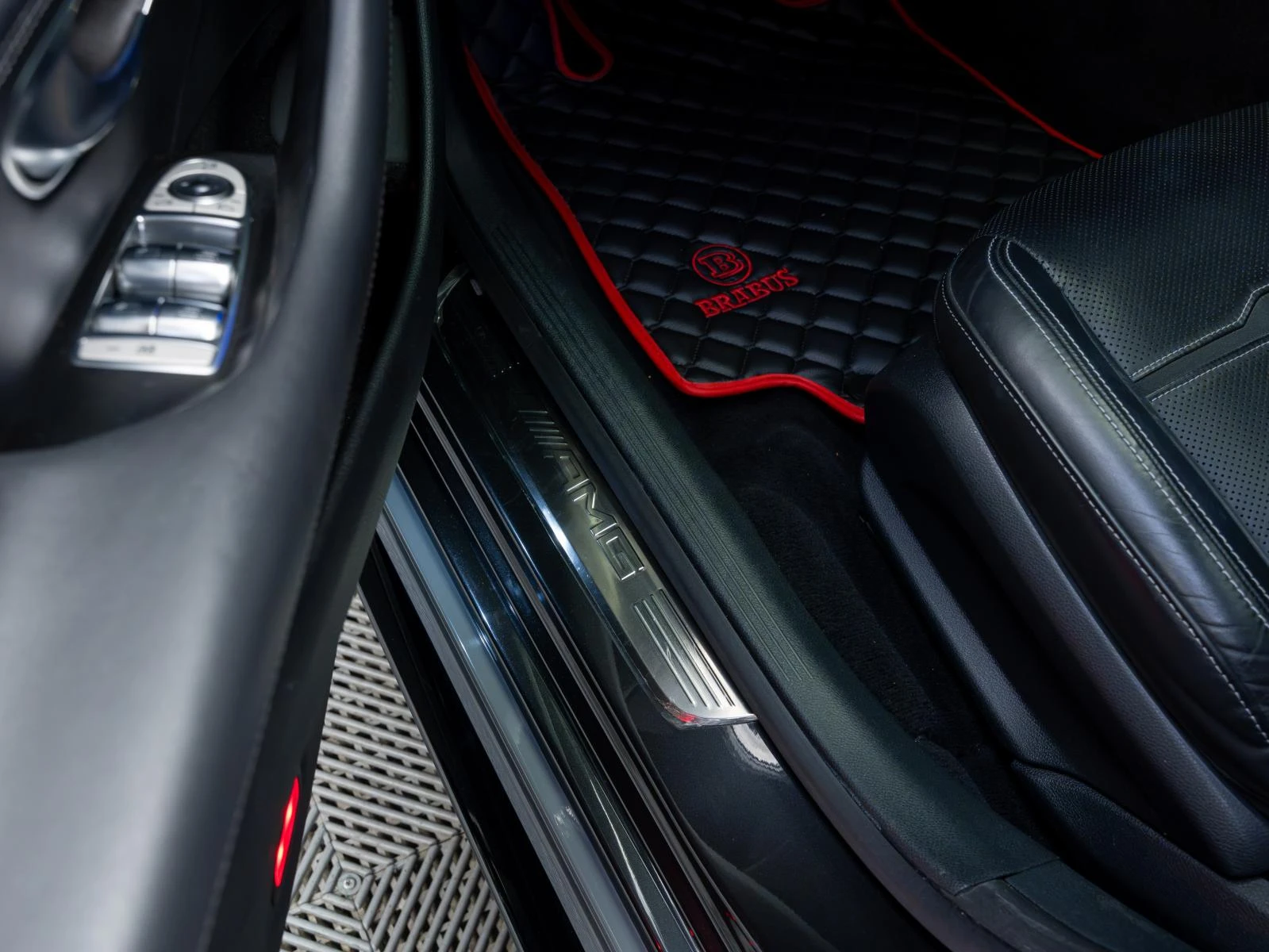 Mercedes-Benz GT 63S* BRABUS 800* BURM* 4MATIC+ * 360CAM* HUD* , снимка 10 - Автомобили и джипове - 56252506