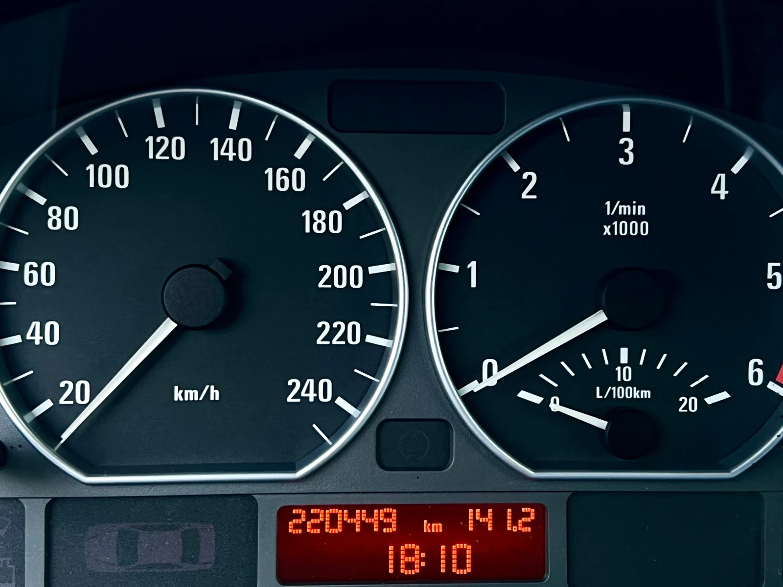 BMW 320, снимка 14 - Автомобили и джипове - 56546409