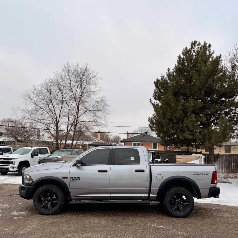 Dodge RAM 1500 CARFAX* АВТОФИНАНСИРАНЕ БЕЗ ПЪРВОНАЧАЛНА ВНОСКА, снимка 4 - Автомобили и джипове - 53032164