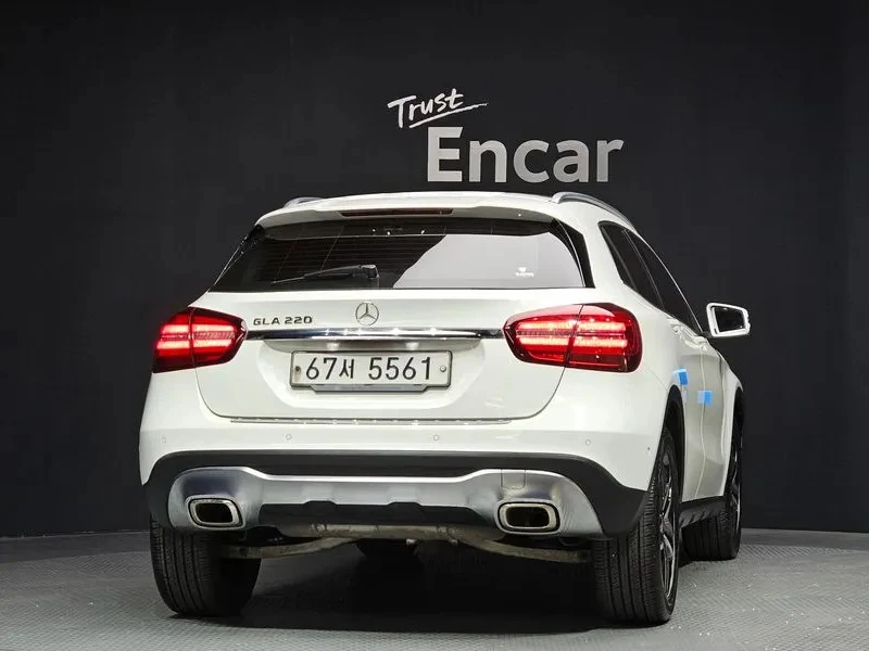 Mercedes-Benz GLA 220, снимка 4 - Автомобили и джипове - 54751821