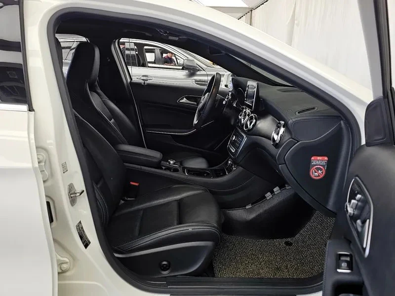Mercedes-Benz GLA 220, снимка 10 - Автомобили и джипове - 54751821