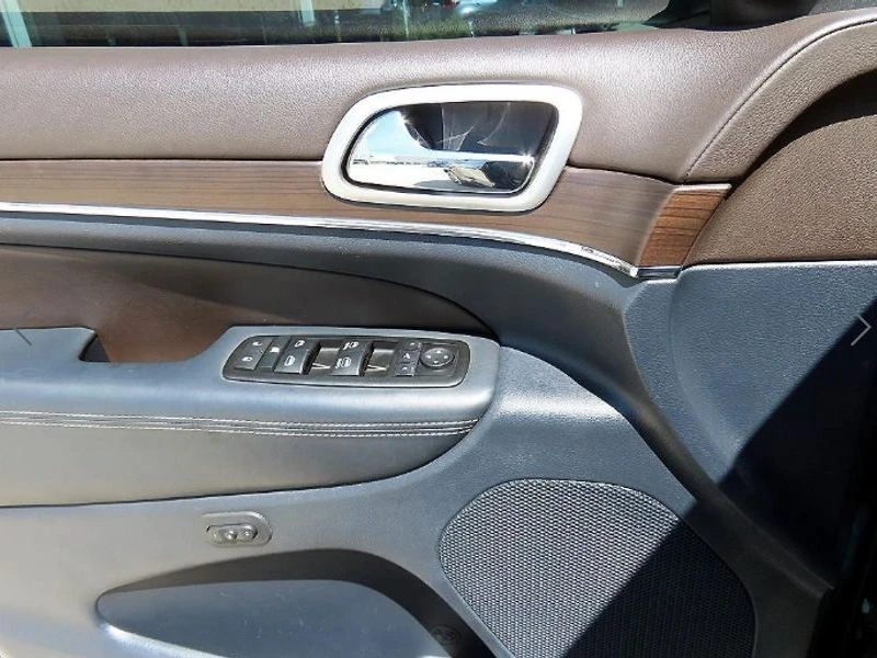 Jeep Cherokee 3.0 Diesel Overland| 240к.с.| ВКЛ.ТЕХНОТЕСТ, снимка 11 - Автомобили и джипове - 55644224