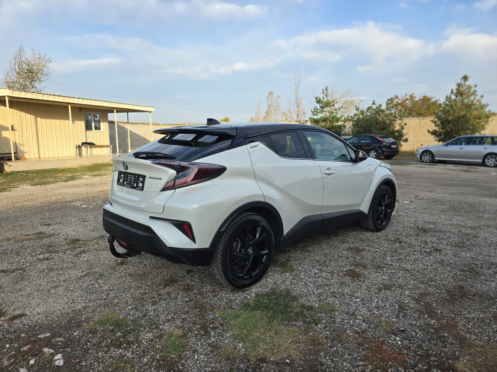 Toyota C-HR 1.8 HYBRID , EXECUTIVE , JBL , КОЖА , ТЕГЛИЧ - изображение 5