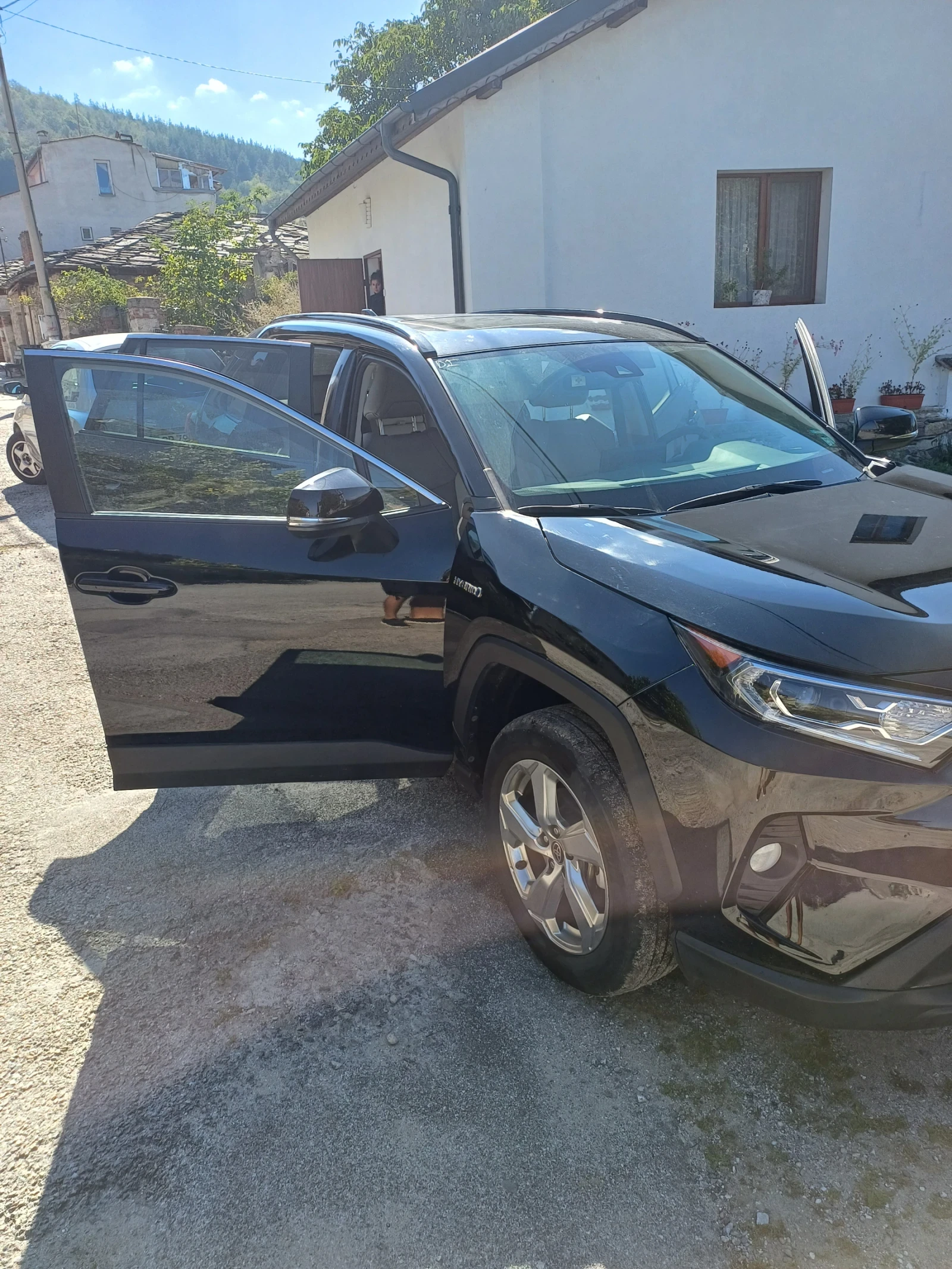 Toyota Rav4 Premium XLE 2.5 HYBRID - изображение 9