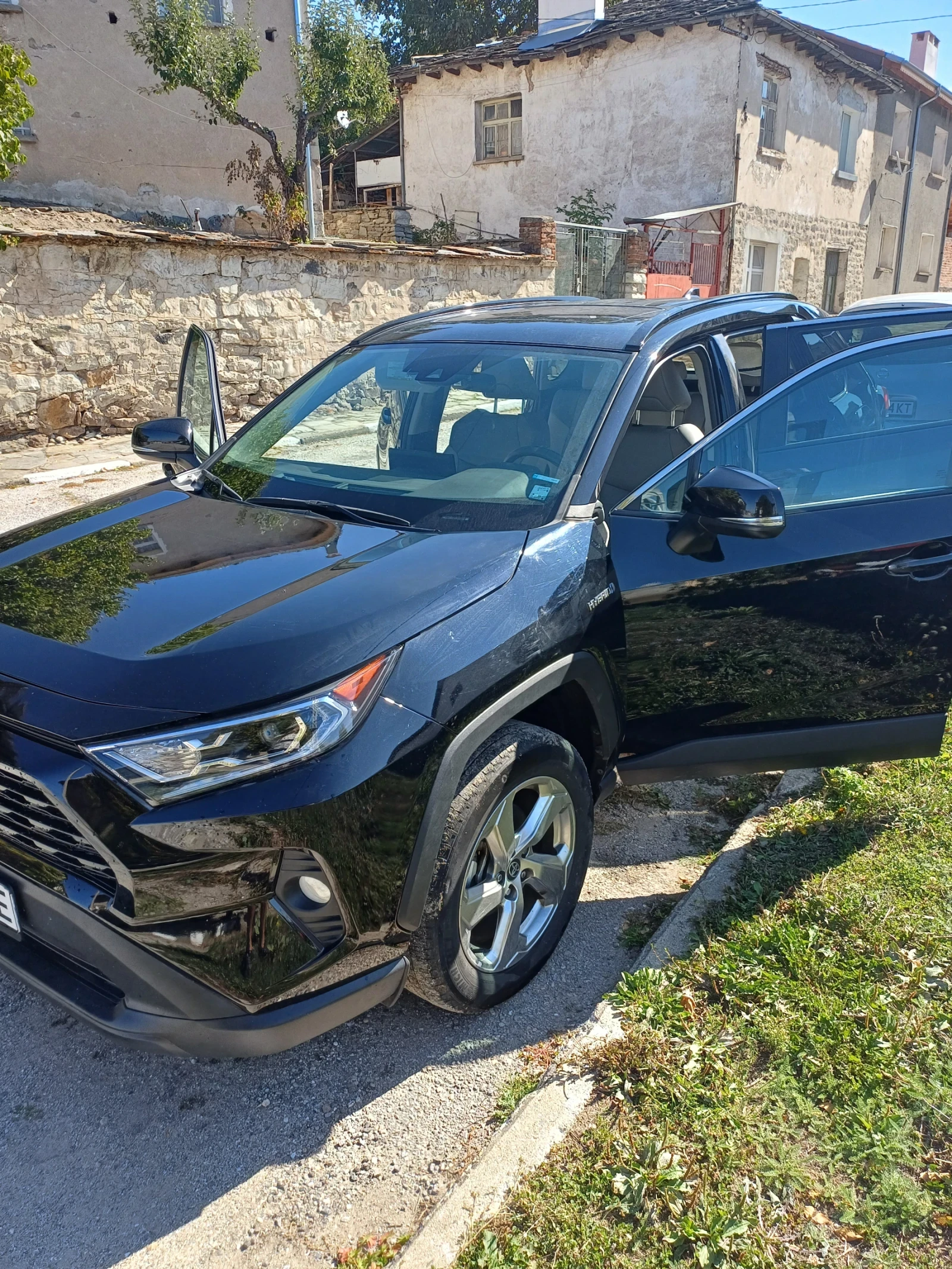 Toyota Rav4 Premium XLE 2.5 HYBRID - изображение 8