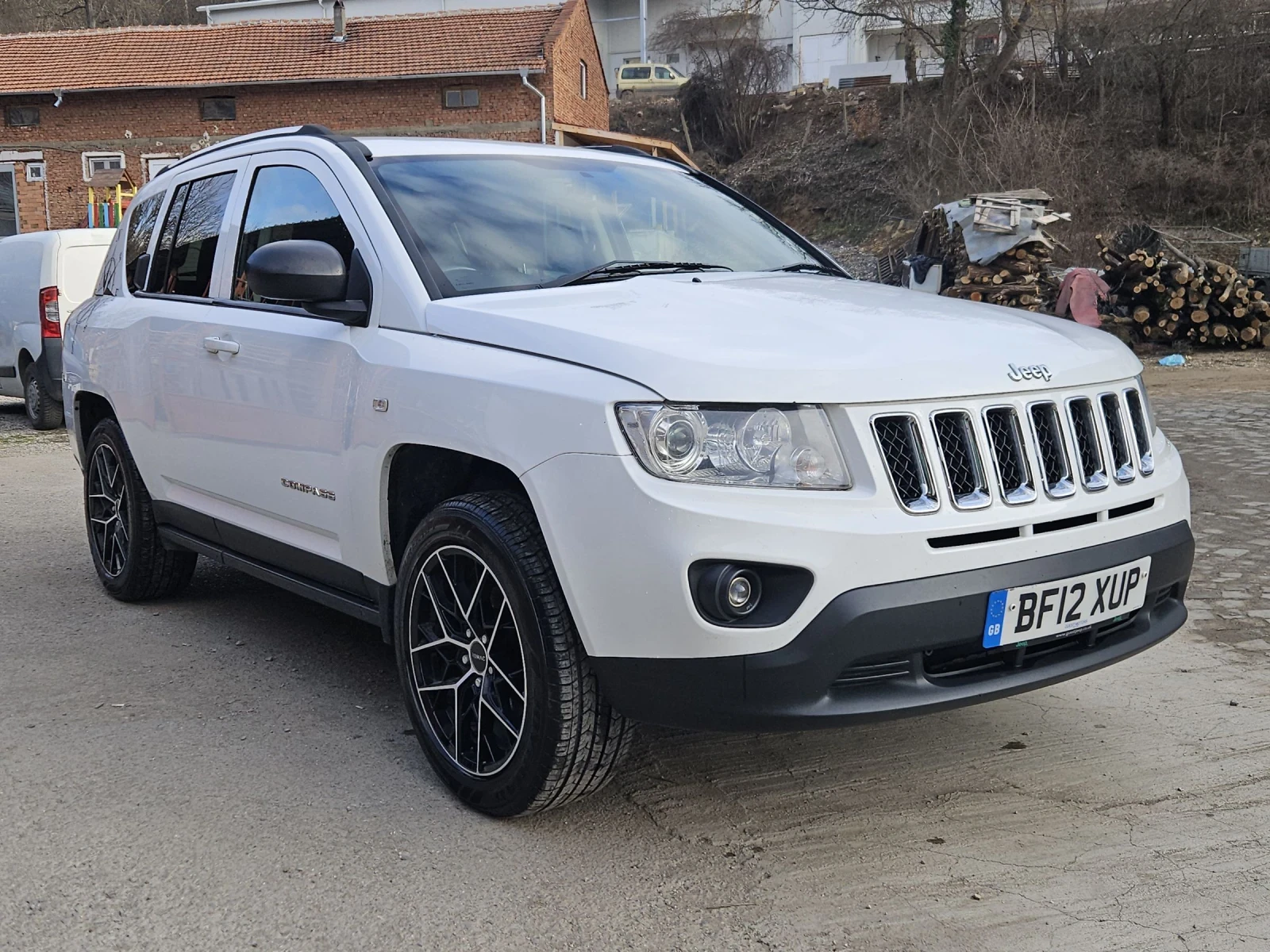 Jeep Compass 2.0i - изображение 3