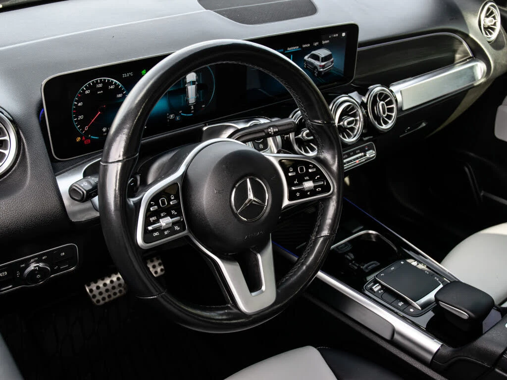 Mercedes-Benz GLB 4MATIC AMG* ПОДГРЕВ* ПАНОРАМА* МЪРТВА ТОЧКА*  - изображение 9