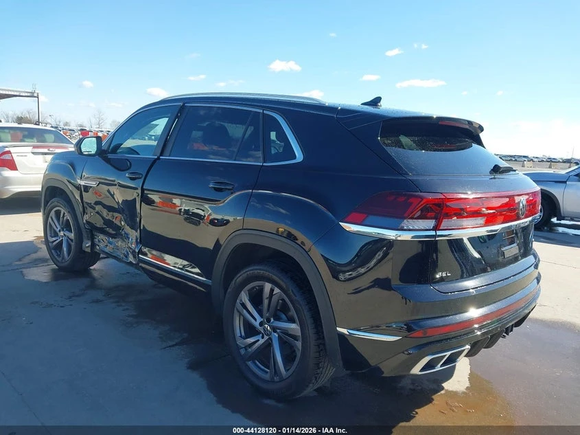 VW Atlas * Cross Sport* R-Line* , снимка 3 - Автомобили и джипове - 54049749