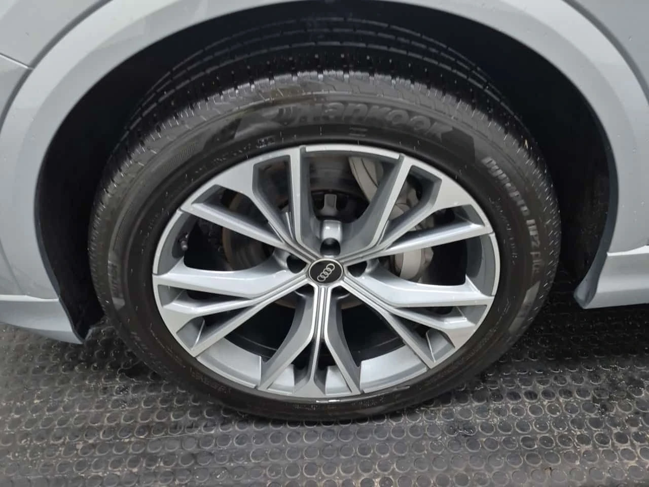 Audi Q8 * Progressiv * 360 КАМЕРА* ПАНОРАМА* ОБДУХВАНЕ* , снимка 5 - Автомобили и джипове - 54301613