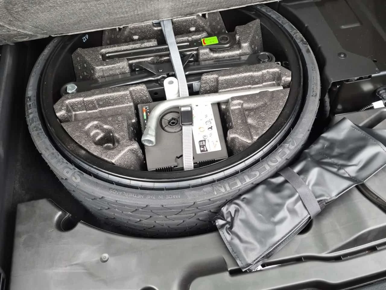 Audi Q8 * Progressiv * 360 КАМЕРА* ПАНОРАМА* ОБДУХВАНЕ* , снимка 13 - Автомобили и джипове - 54301613