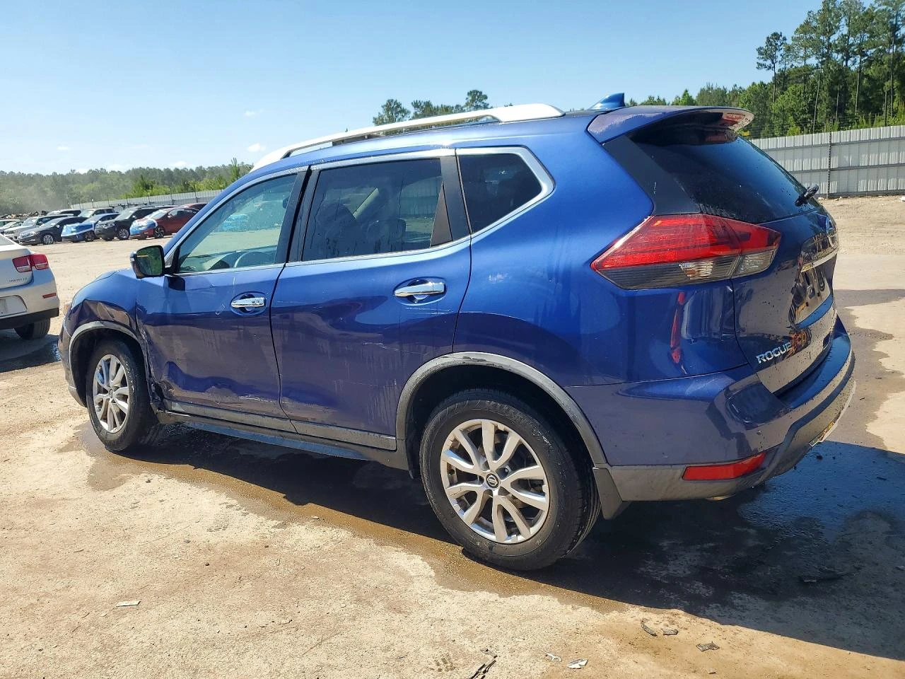 Nissan Rogue 2.5l Sv, снимка 2 - Автомобили и джипове - 54920361