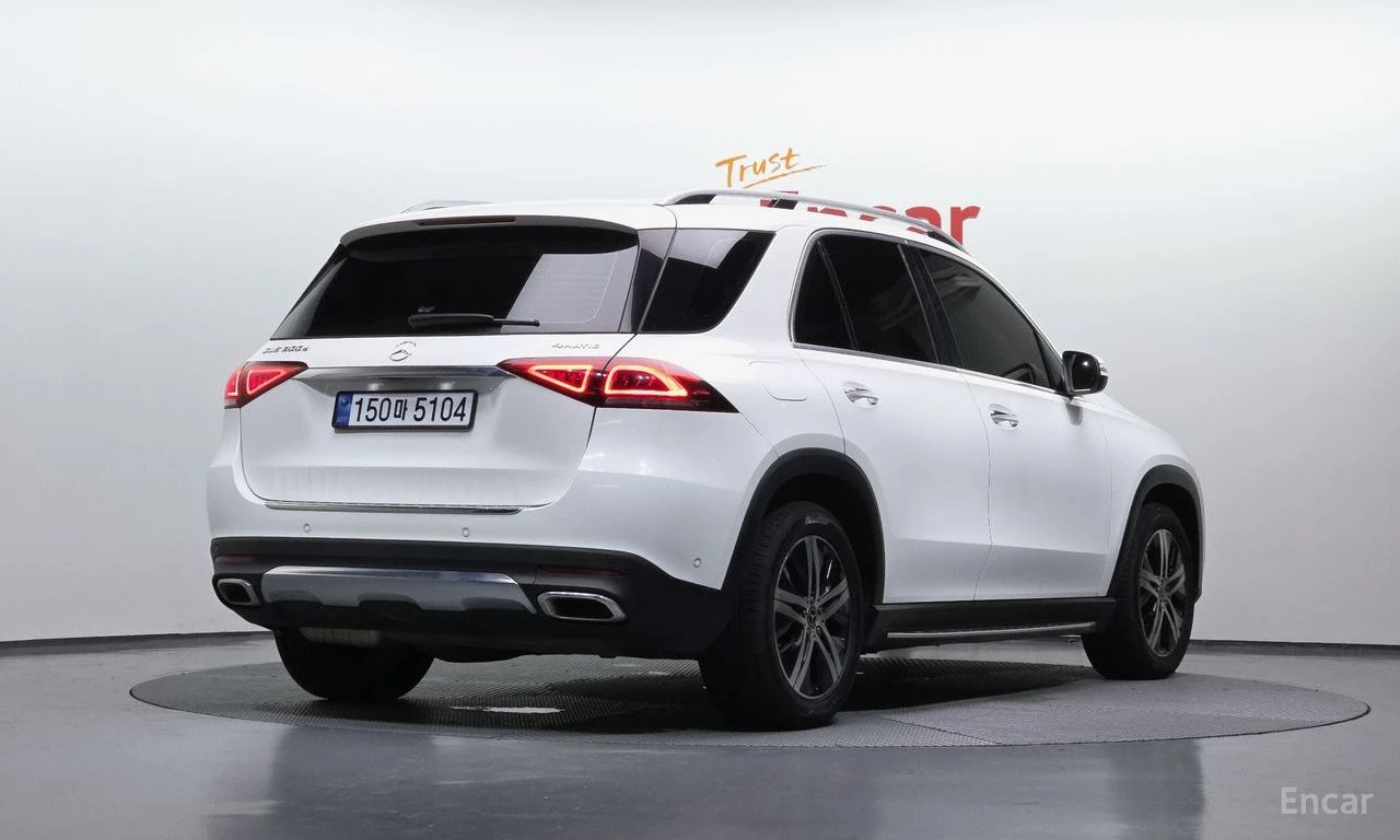 Mercedes-Benz GLE 300 ДИСТРОНИК * ОБДУХВАНЕ * ОПЦИЯ ЗА ФИНАНСИРАНЕ, снимка 3 - Автомобили и джипове - 55269668