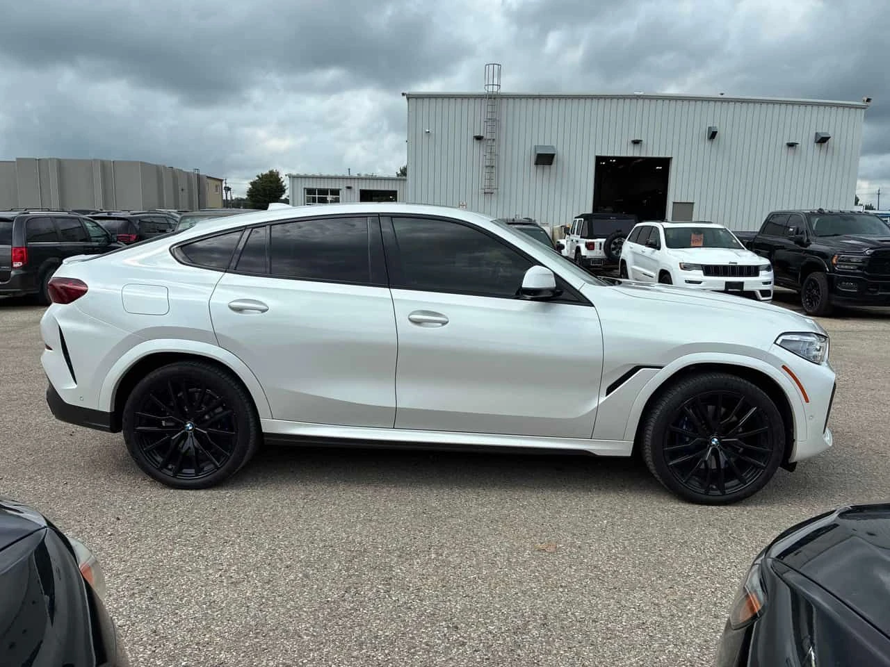 BMW X6 xDrive40i / 360 / DIS / HUD / CARFAX , снимка 3 - Автомобили и джипове - 55590943