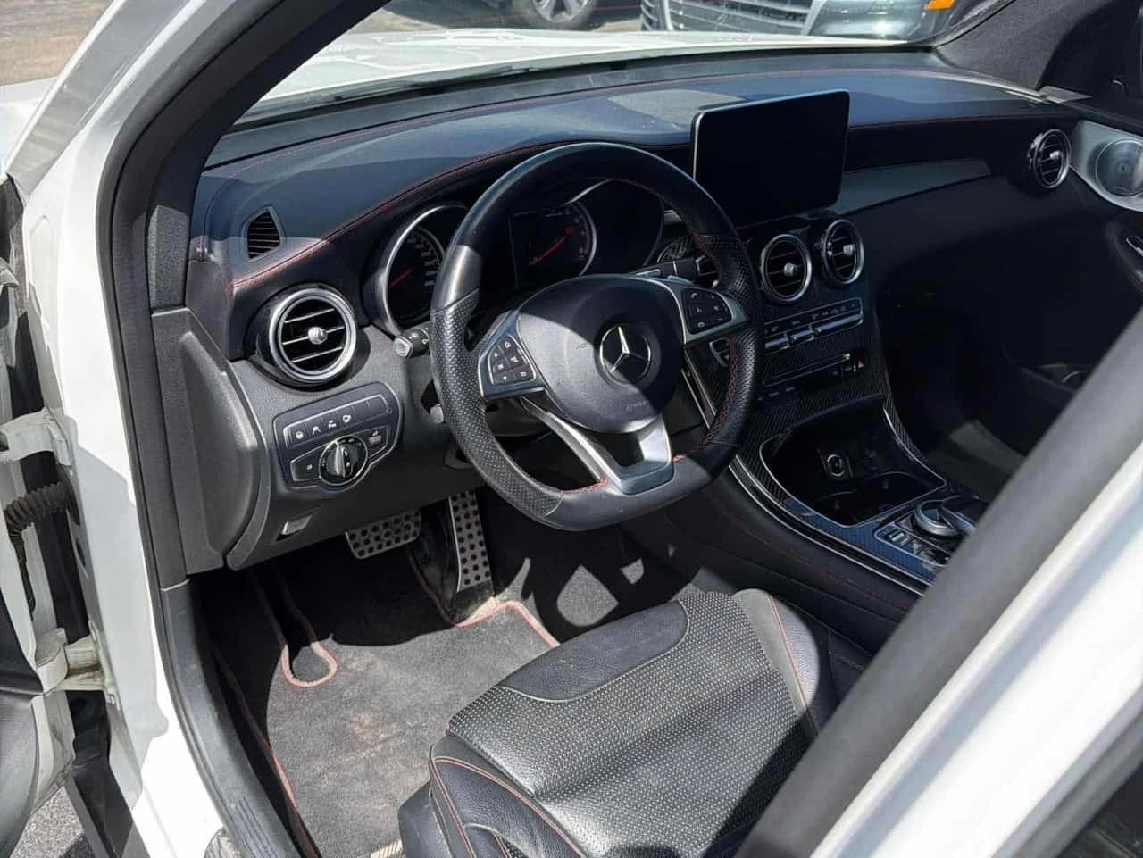 Mercedes-Benz GLC * AMG 43 * АВТОКРЕДИТ БЕЗ ПЪРВОНАЧАЛНА ВНОСКА, снимка 6 - Автомобили и джипове - 56218209