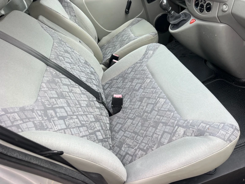 Opel Vivaro 1.9CDTI TOVAREN/NAVI/KLIMATIK/6sk/UNIKAT, снимка 15 - Бусове и автобуси - 53268784