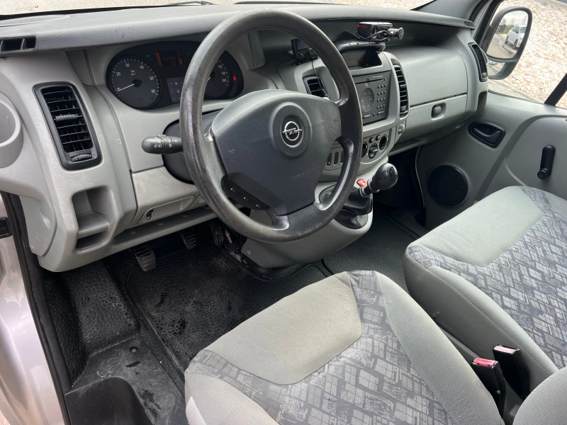 Opel Vivaro 1.9CDTI TOVAREN/NAVI/KLIMATIK/6sk/UNIKAT, снимка 10 - Бусове и автобуси - 53268784