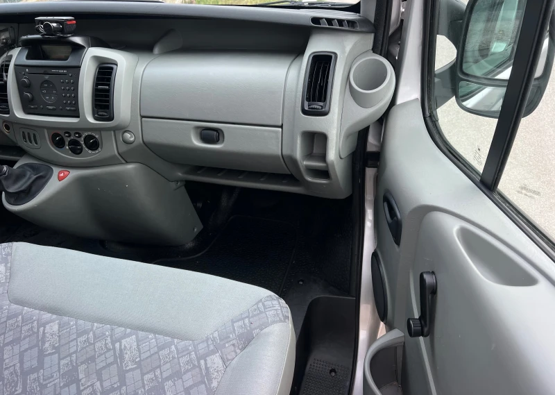 Opel Vivaro 1.9CDTI TOVAREN/NAVI/KLIMATIK/6sk/UNIKAT, снимка 13 - Бусове и автобуси - 53268784