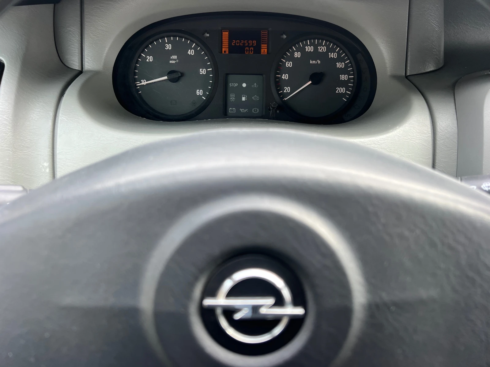 Opel Vivaro 1.9CDTI TOVAREN/NAVI/KLIMATIK/6sk/UNIKAT | Mobile.bg � ����������� 12