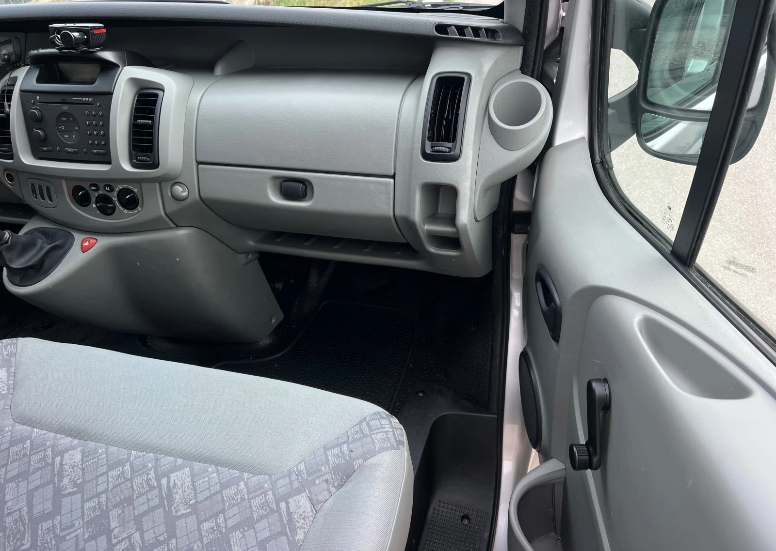 Opel Vivaro 1.9CDTI TOVAREN/NAVI/KLIMATIK/6sk/UNIKAT | Mobile.bg � ����������� 13
