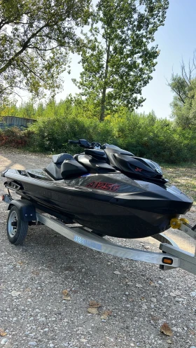 Джет Bombardier Sea Doo RXP 300 Triple Black, снимка 3 - Воден транспорт - 48229296