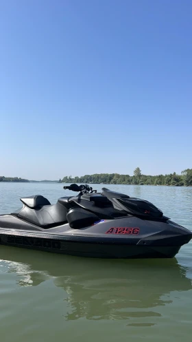 Джет Bombardier Sea Doo RXP 300 Triple Black, снимка 7 - Воден транспорт - 48229296