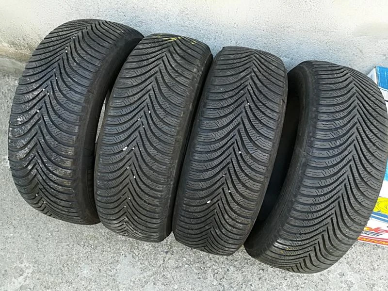 Гуми Зимни 205/60R16, снимка 2 - Гуми и джанти - 22851997