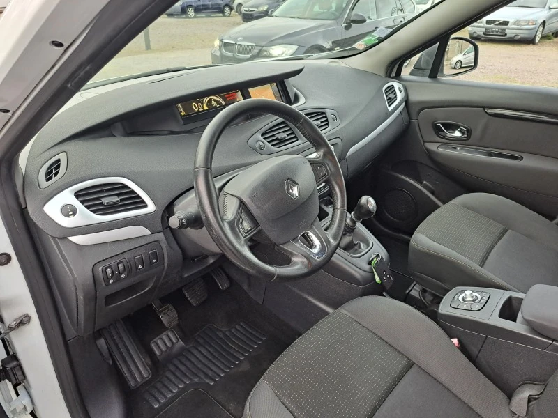 Renault Scenic 1.5dci НОВА!!!!!, снимка 9 - Автомобили и джипове - 39781902