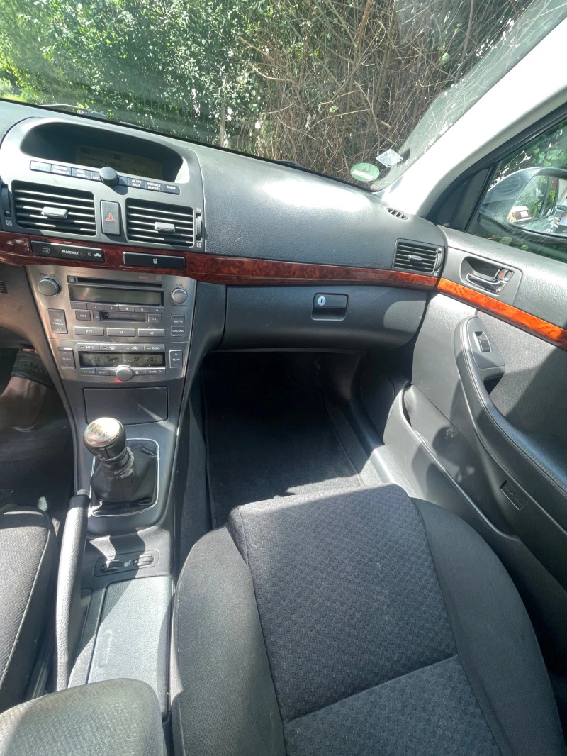 Toyota Avensis 2.2 D-CAT, снимка 16 - Автомобили и джипове - 47291168