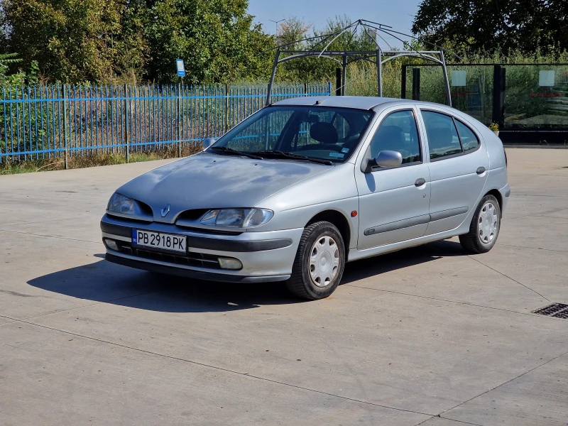 Renault Megane 1.6 Бензин, снимка 1 - Автомобили и джипове - 47365462