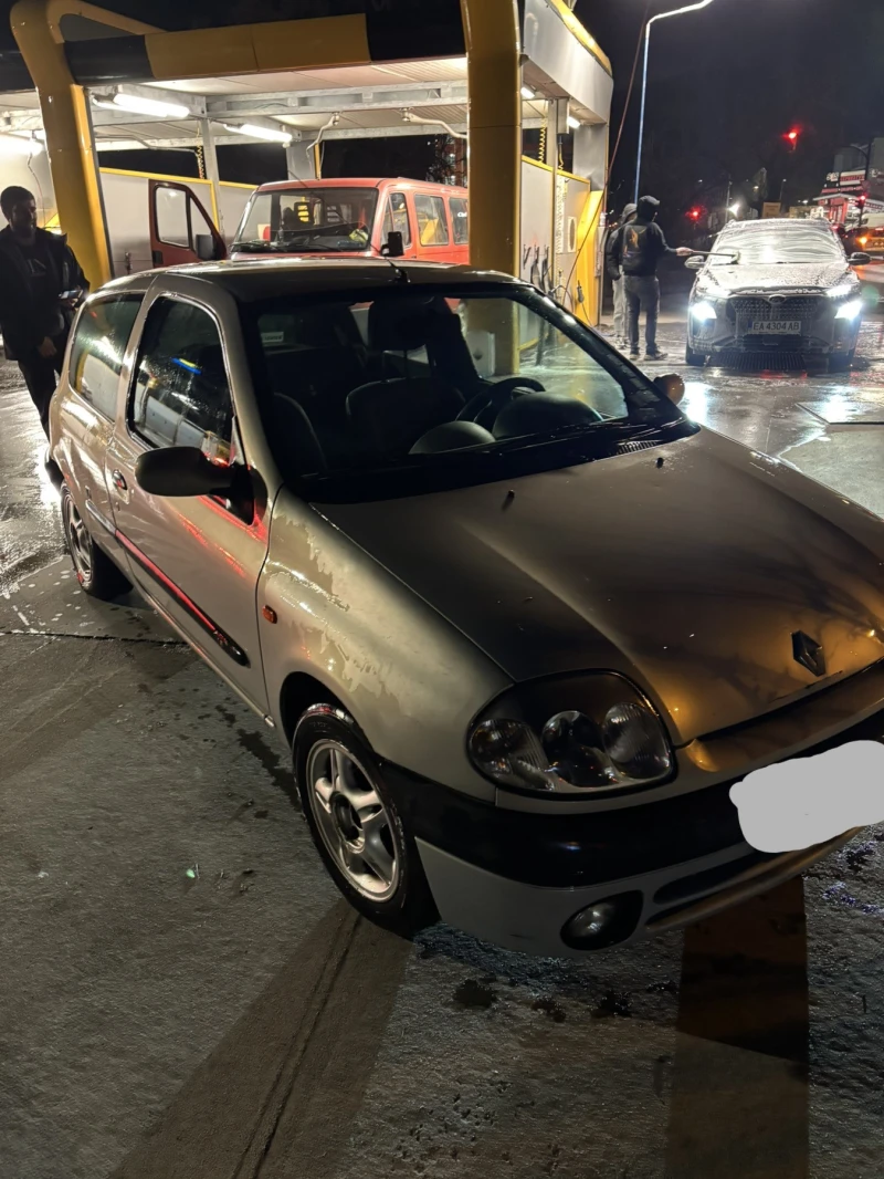 Renault Clio, снимка 4 - Автомобили и джипове - 49384665