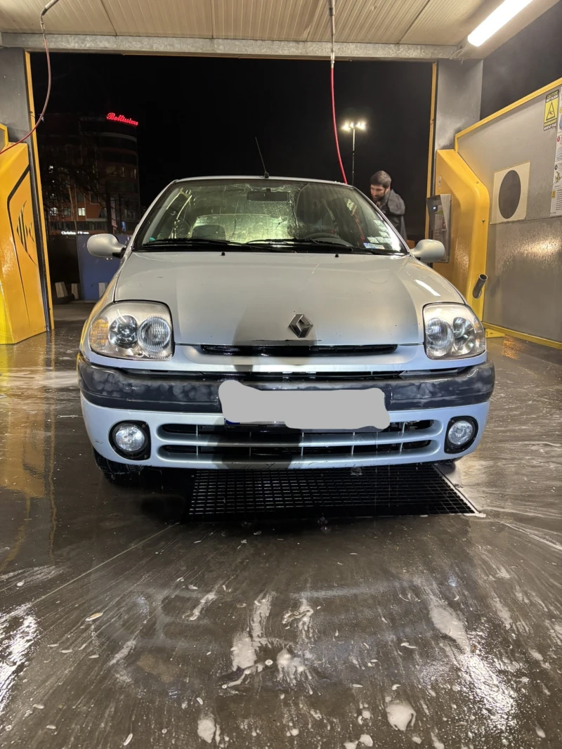 Renault Clio, снимка 1 - Автомобили и джипове - 49384665