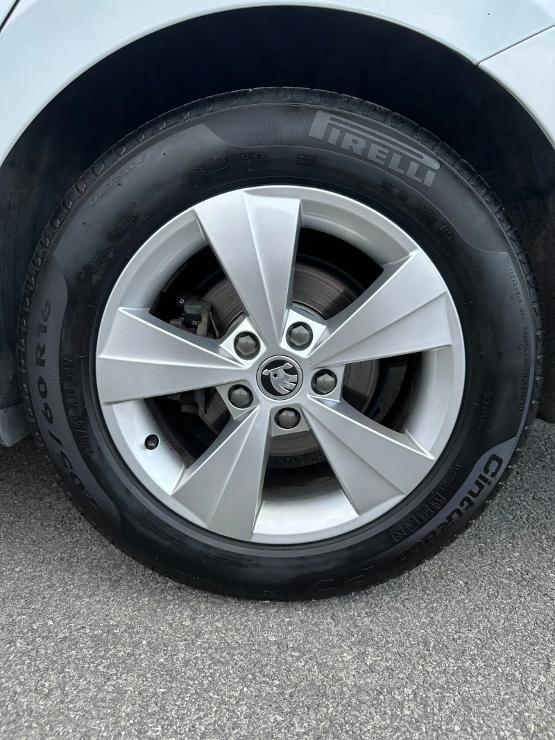 Skoda Octavia 2.0 TDI 4X4 НОВ ВНОС, снимка 15 - Автомобили и джипове - 51082232