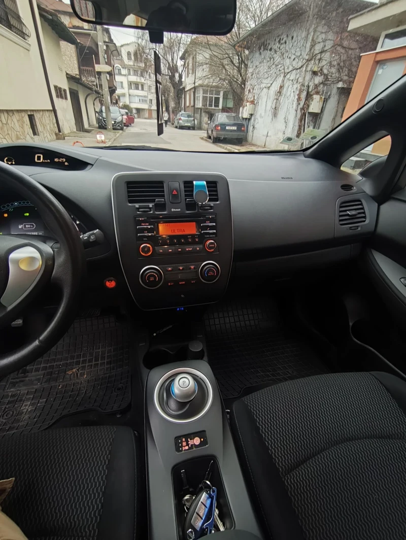 Nissan Leaf , снимка 5 - Автомобили и джипове - 52652130