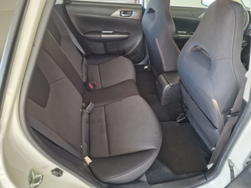 Subaru Impreza 2.0  150кс 4х4, снимка 8 - Автомобили и джипове - 52803888