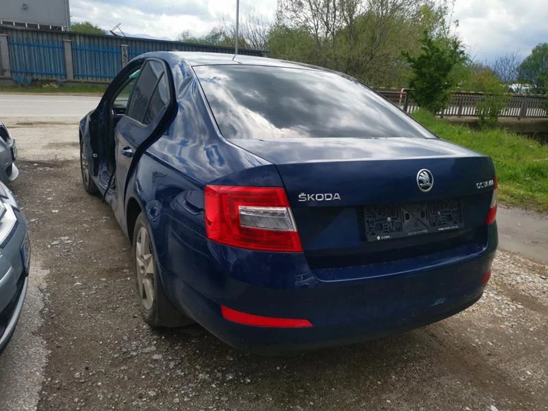 Skoda Octavia 1.2i, снимка 4 - Автомобили и джипове - 36601543