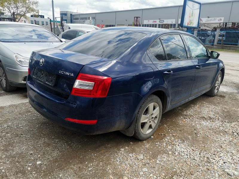 Skoda Octavia 1.2i, снимка 3 - Автомобили и джипове - 36601543