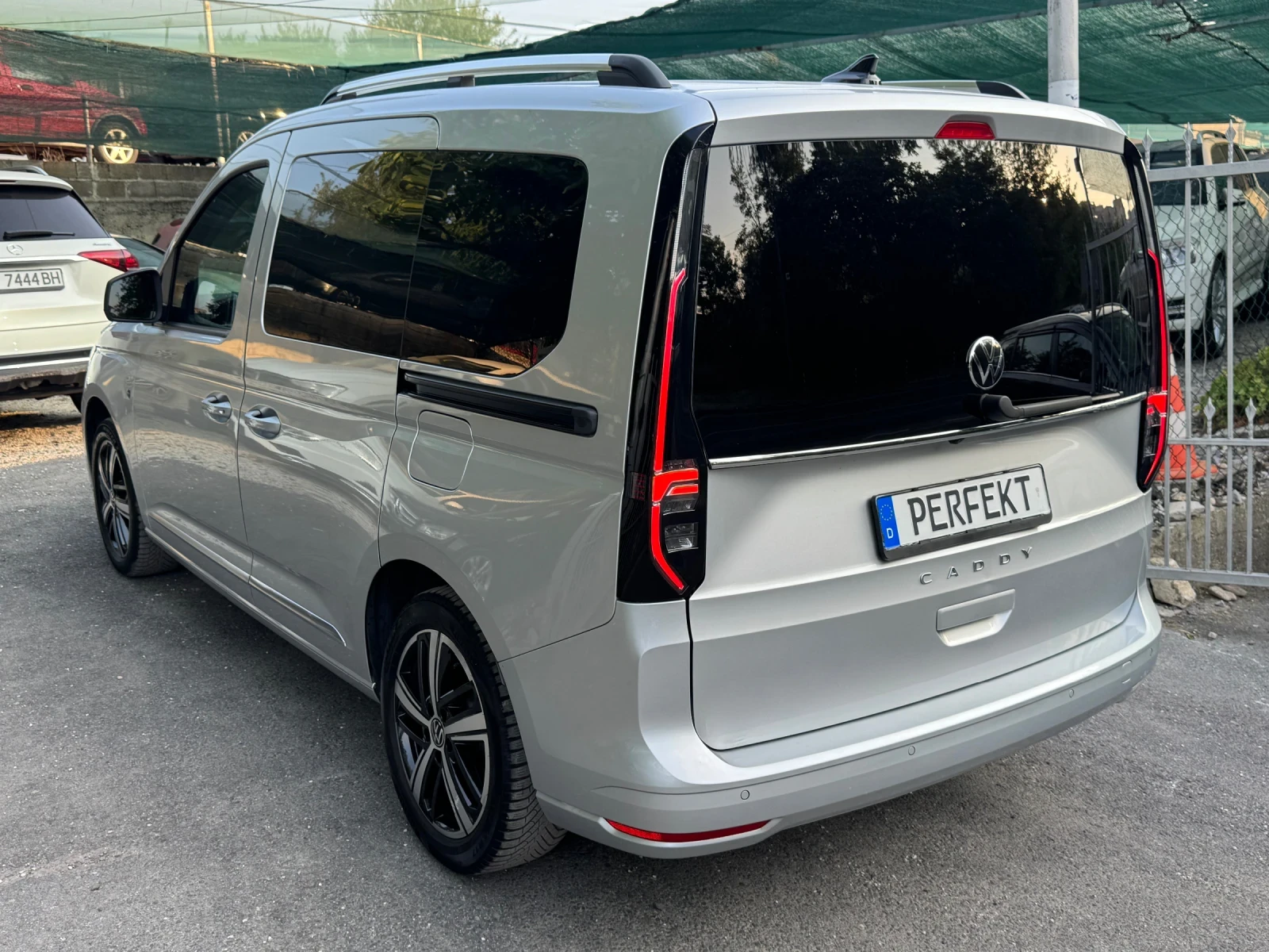VW Caddy 2.0TDI DSG STYLE - изображение 6