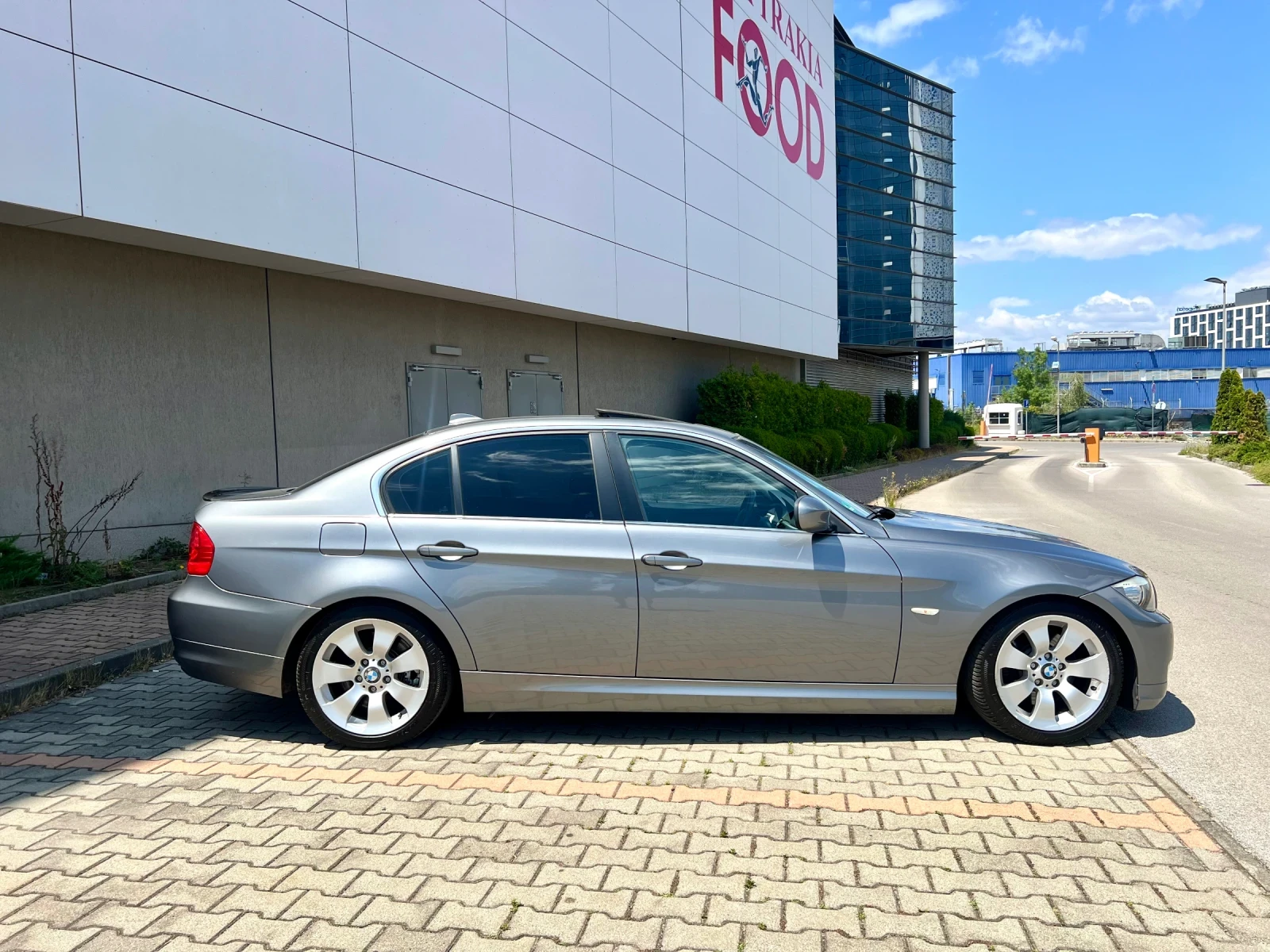 BMW 330 D-сервизна история-лизинг през Уникредит по 350лв  - изображение 5