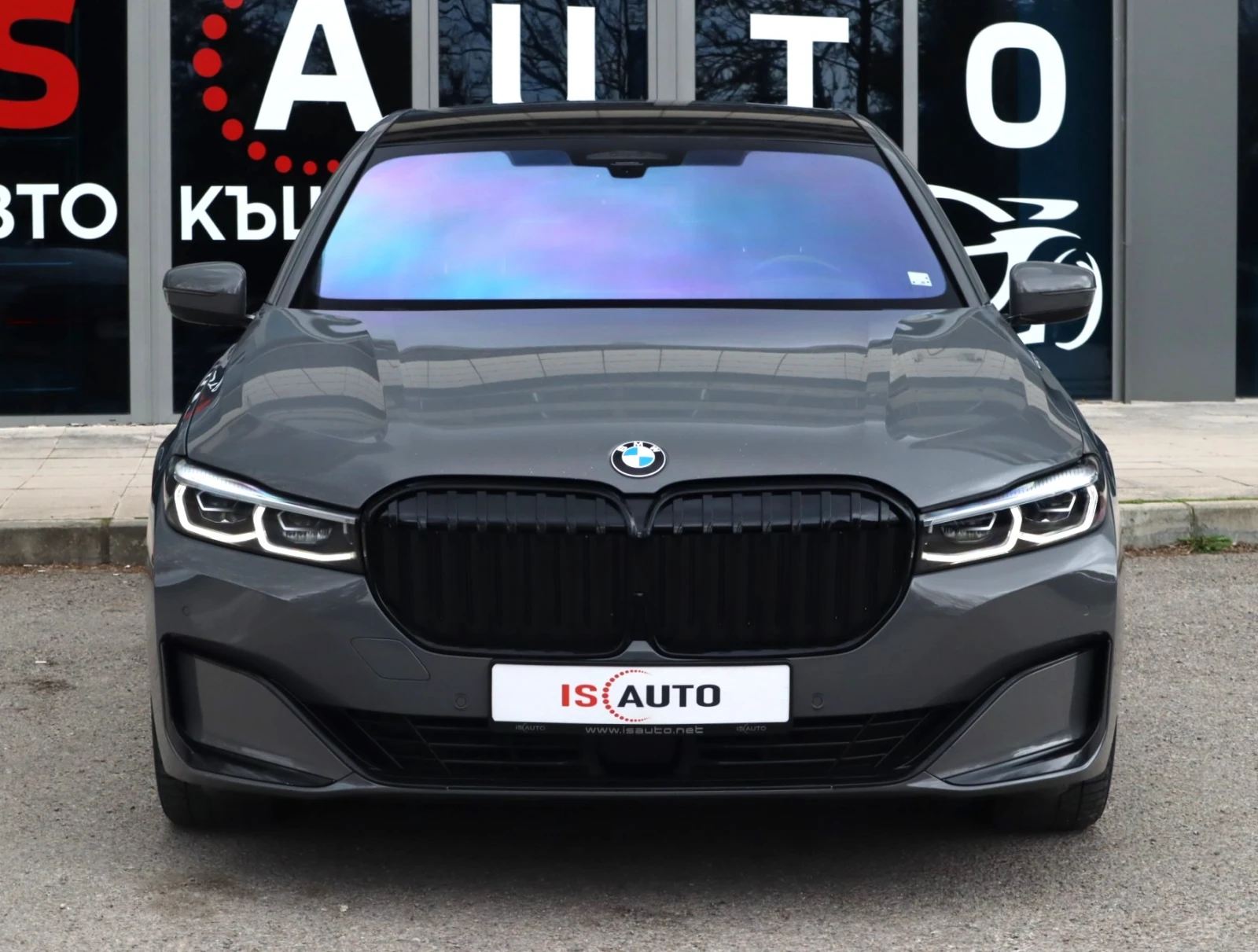 BMW 750 М-Packet/xDrive/Harman Kardon/HuD/Обдухване/Камера, снимка 2 - Автомобили и джипове - 54309163