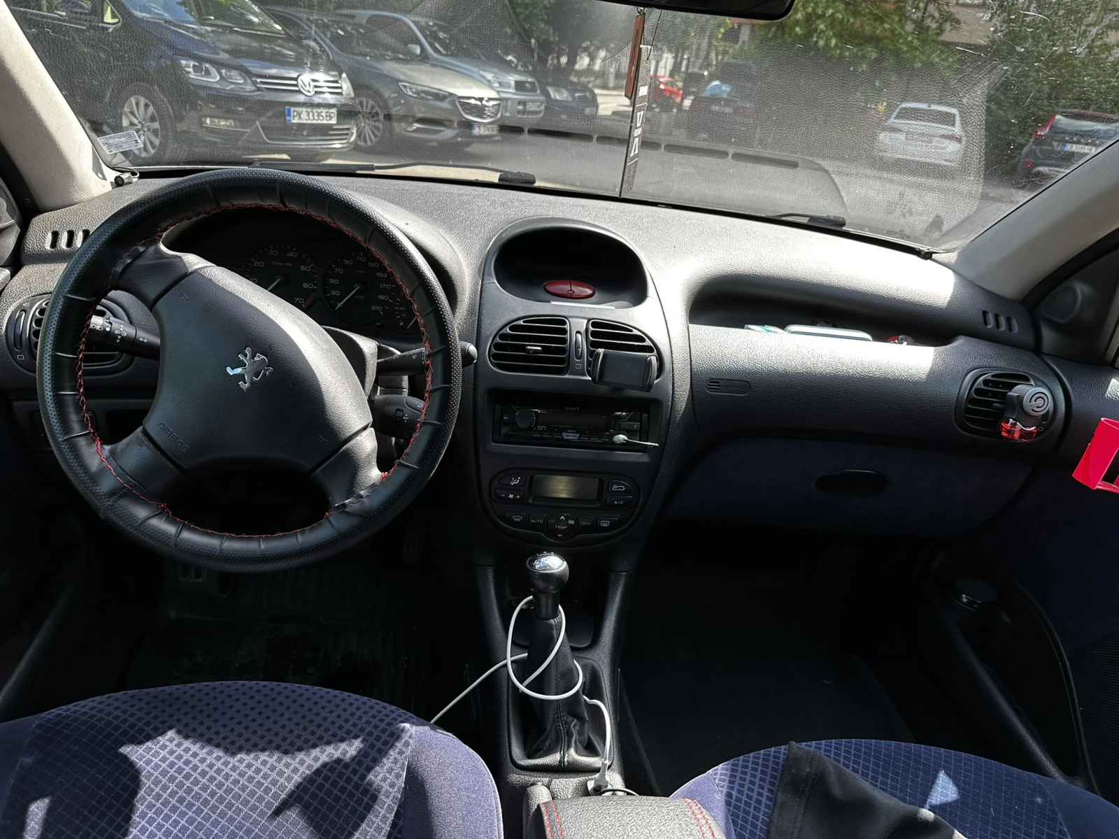 Peugeot 206 1.4i Газ/Бензин, снимка 8 - Автомобили и джипове - 54664838